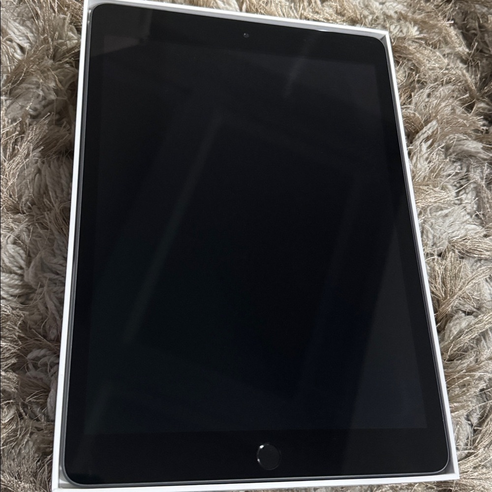 Apple Tablet - Picture 2 of 4